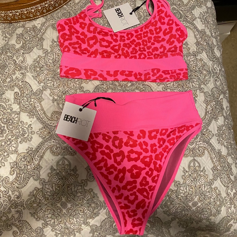 COPY - Eva Bikini in Famous Famous High Risk leop…